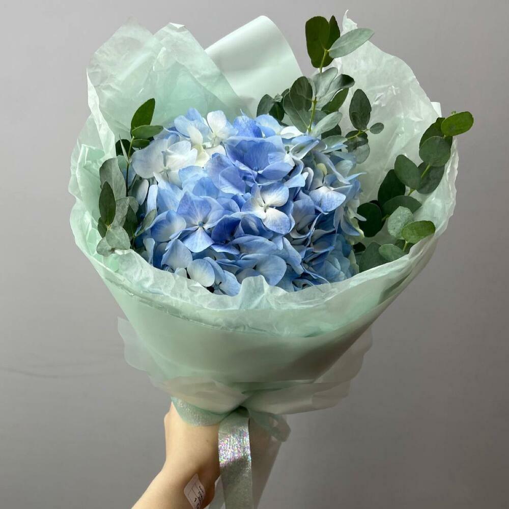 Букет с гортензией